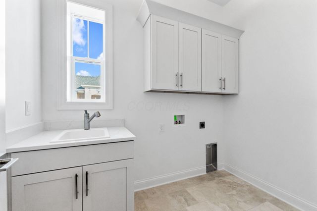 5450 Maple Drive, Lewis Center, OH 43035