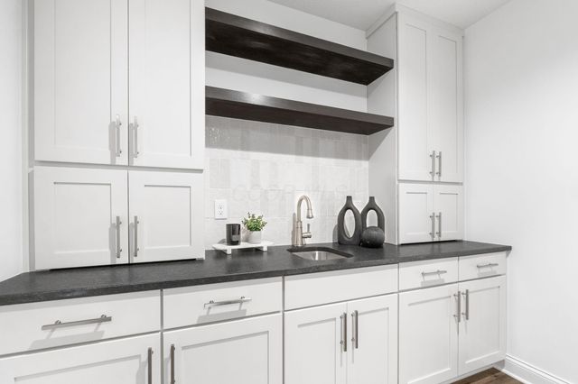 5450 Maple Drive, Lewis Center, OH 43035