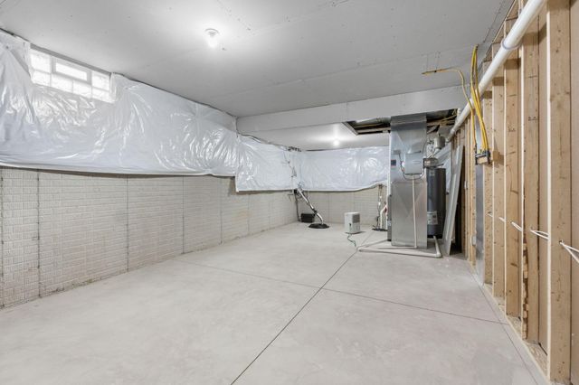 5450 Maple Drive, Lewis Center, OH 43035