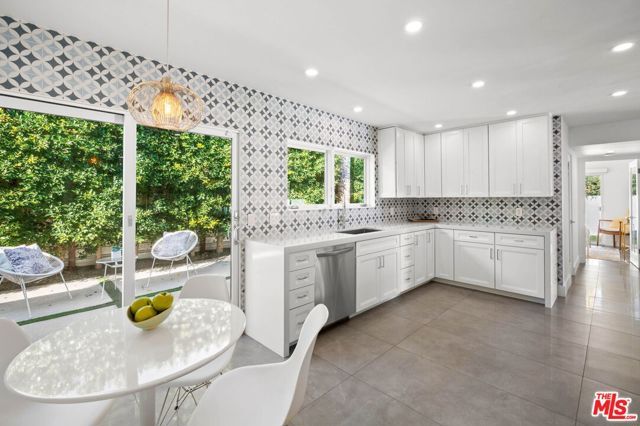 1160 E Marion Way, Palm Springs, CA 92264