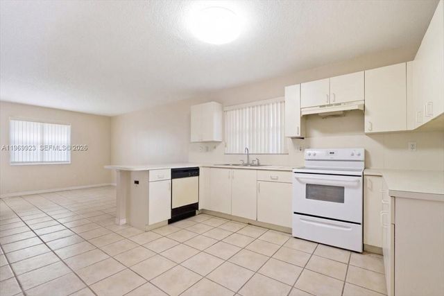 15431 SW 171st St, Miami, FL 33187