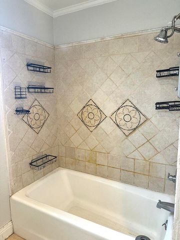 914 W 25th Street, Plainview, TX 79072