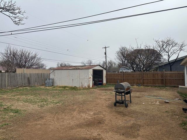 914 W 25th Street, Plainview, TX 79072