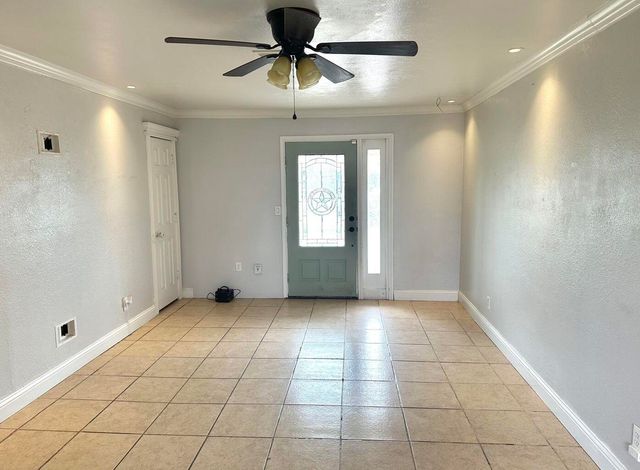 914 W 25th Street, Plainview, TX 79072