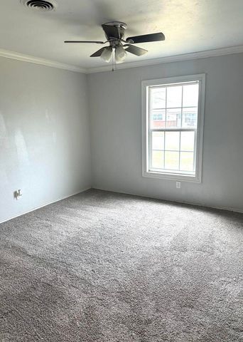 914 W 25th Street, Plainview, TX 79072