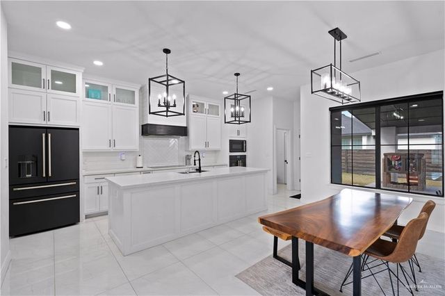 1615 Lago Delton Drive, Edinburg, TX 78542