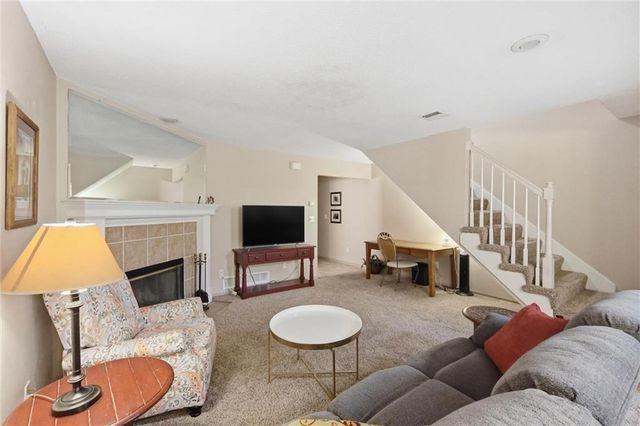5554 NW SUNRISE MEADOW Lane, Lee's Summit, MO 64064