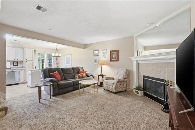 5554 NW SUNRISE MEADOW Lane, Lee's Summit, MO 64064