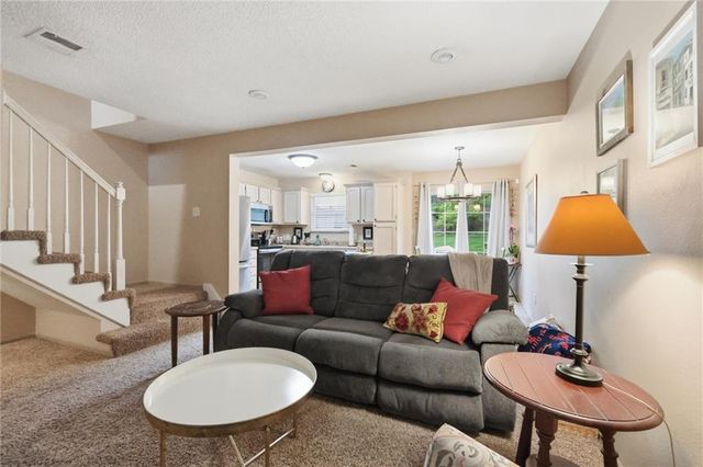 5554 NW SUNRISE MEADOW Lane, Lee's Summit, MO 64064