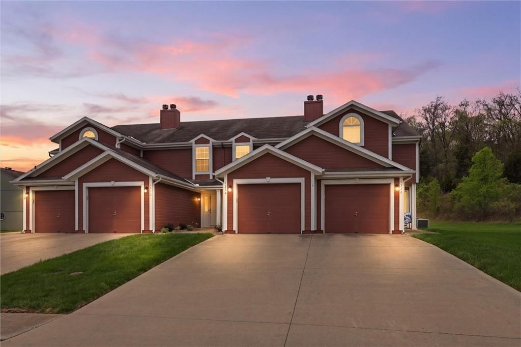 5554 NW SUNRISE MEADOW Lane, Lee's Summit, MO 64064