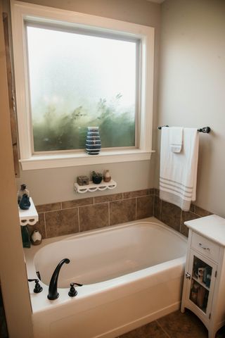 204 Allen Dr, Greenbrier, TN 37073