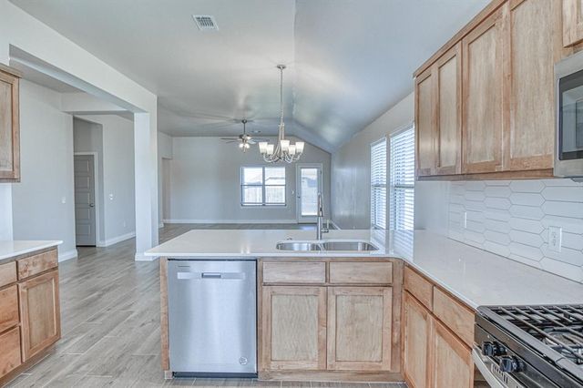 624 Caladium Drive, Yukon, OK 73099