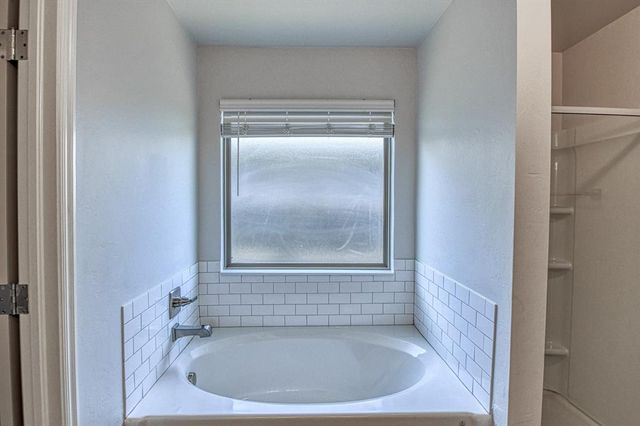 624 Caladium Drive, Yukon, OK 73099