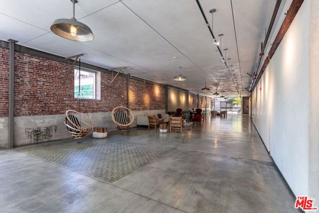 527 Molino Street 202, Los Angeles, CA 90013