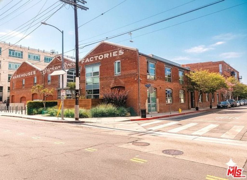 527 Molino Street 202, Los Angeles, CA 90013