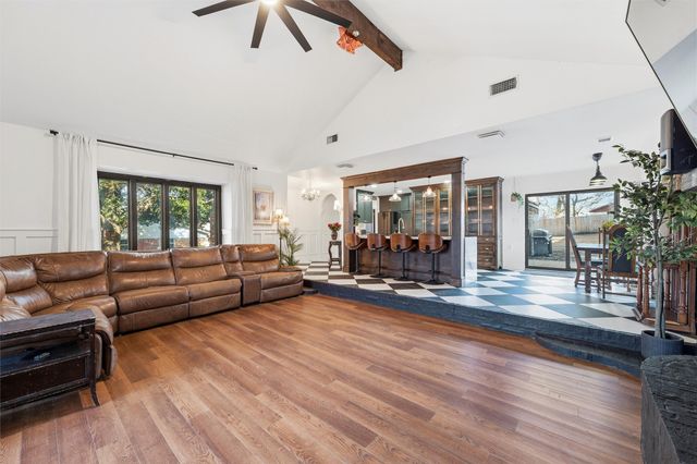 240 Timberlake, Azle, TX 76020