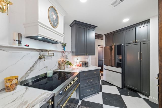 240 Timberlake, Azle, TX 76020