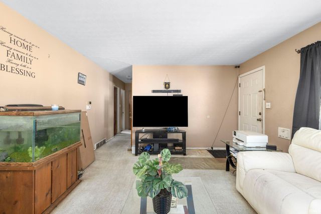 1220 Victory Avenue, South Bend, IN 46615