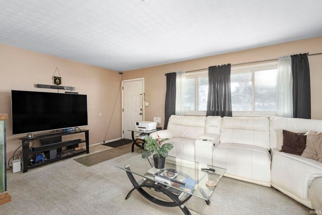 1220 Victory Avenue, South Bend, IN 46615