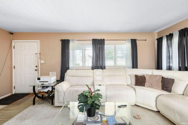 1220 Victory Avenue, South Bend, IN 46615