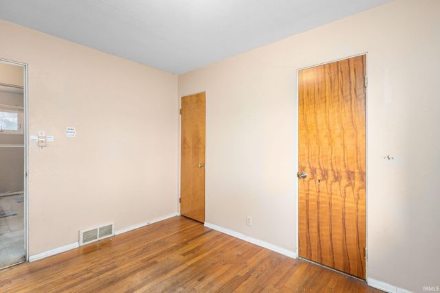 1220 Victory Avenue, South Bend, IN 46615