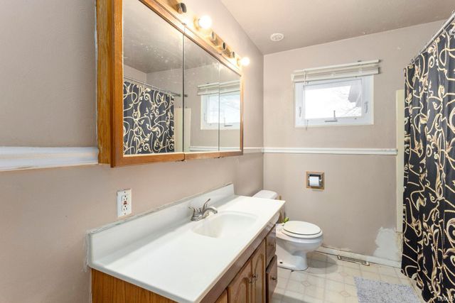 1220 Victory Avenue, South Bend, IN 46615