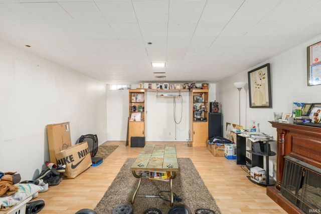 1220 Victory Avenue, South Bend, IN 46615