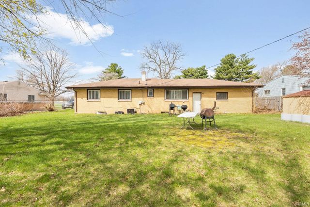 1220 Victory Avenue, South Bend, IN 46615