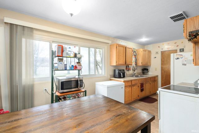 1220 Victory Avenue, South Bend, IN 46615