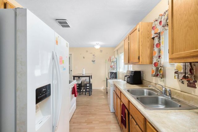 1220 Victory Avenue, South Bend, IN 46615