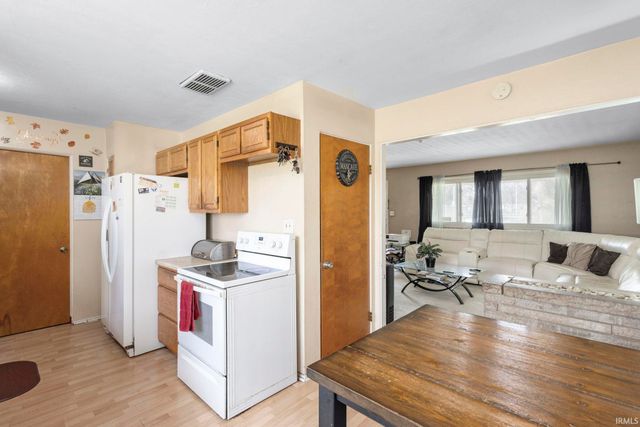 1220 Victory Avenue, South Bend, IN 46615