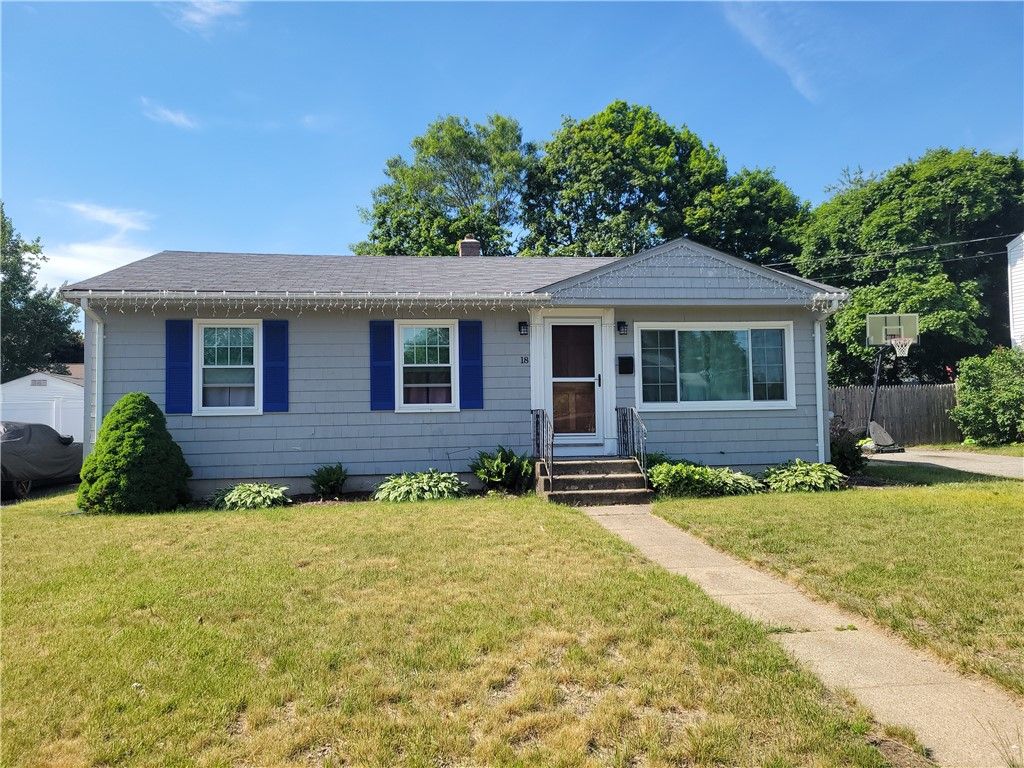 18 Lorraine Avenue, Coventry, RI 02816