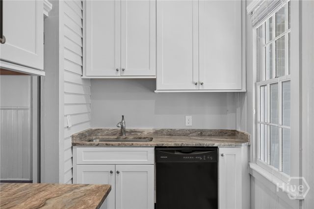 902 Barnard Street, Savannah, GA 31401