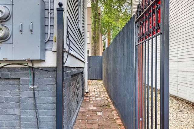 902 Barnard Street, Savannah, GA 31401