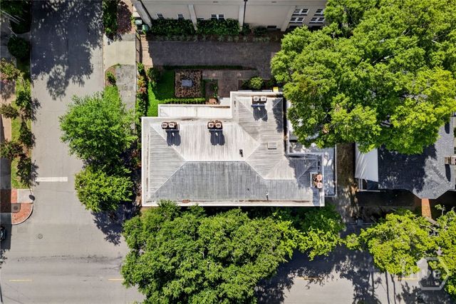 902 Barnard Street, Savannah, GA 31401