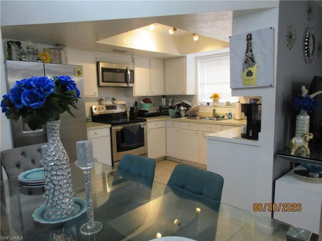 1114-1116 NE 8th ST, Cape Coral, FL 33909