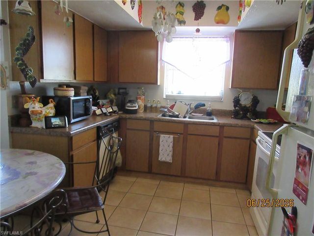 1114-1116 NE 8th ST, Cape Coral, FL 33909