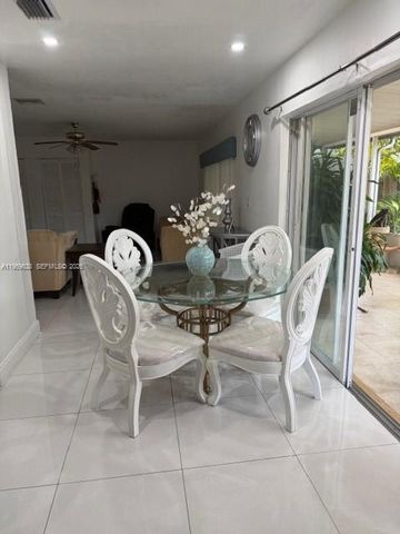 7332 SW 158th Ave, Miami, FL 33193