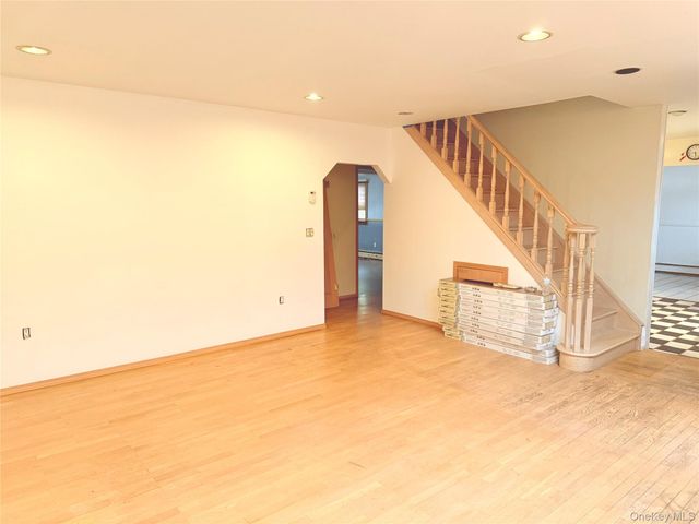 92 Stone Lane, Levittown, NY 11756