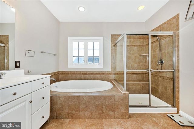 9441 DUNRAVEN ST, Frederick, MD 21704