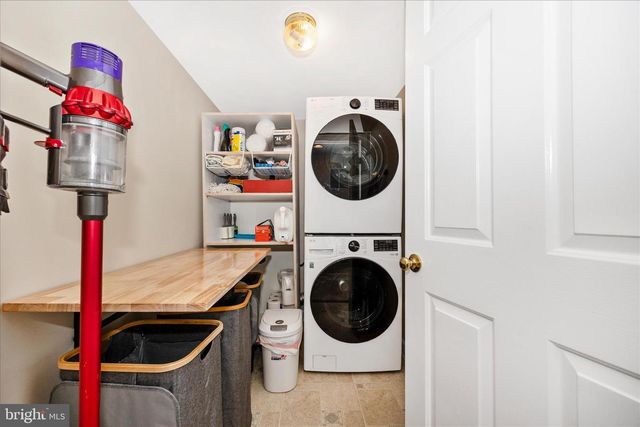 9441 DUNRAVEN ST, Frederick, MD 21704