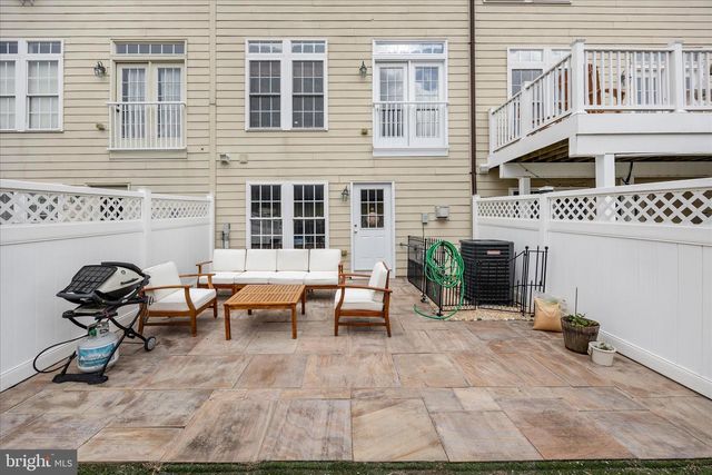 9441 DUNRAVEN ST, Frederick, MD 21704
