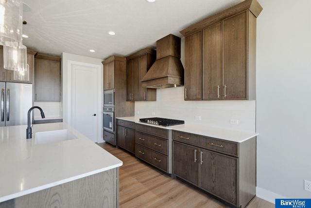 9116 Marbella Drive, Lincoln, NE 68520