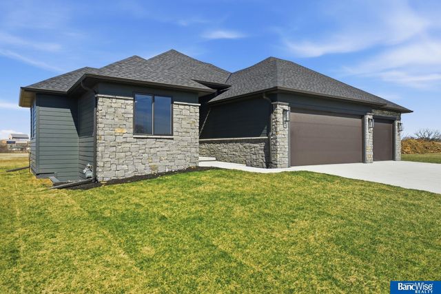9116 Marbella Drive, Lincoln, NE 68520