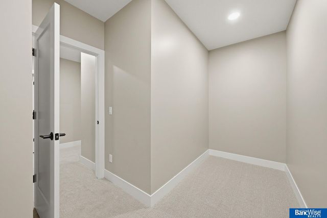 9116 Marbella Drive, Lincoln, NE 68520