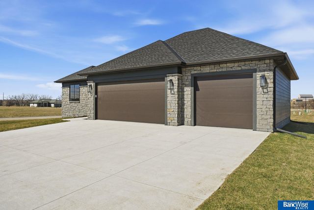 9116 Marbella Drive, Lincoln, NE 68520