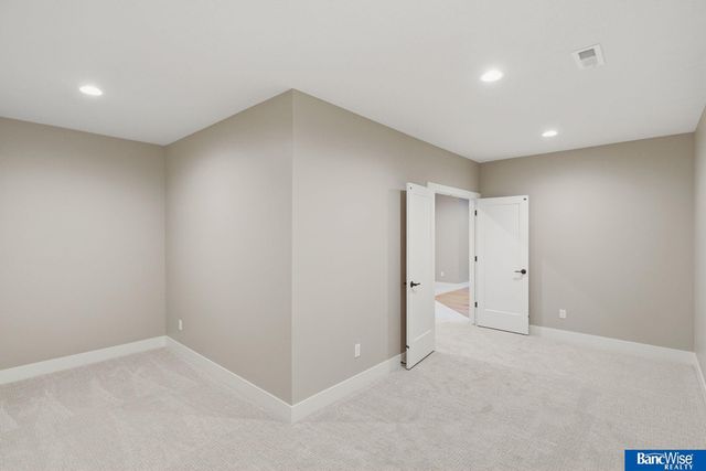 9116 Marbella Drive, Lincoln, NE 68520