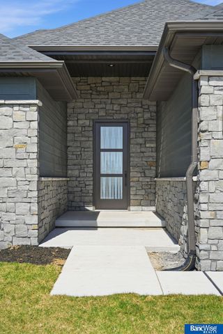 9116 Marbella Drive, Lincoln, NE 68520