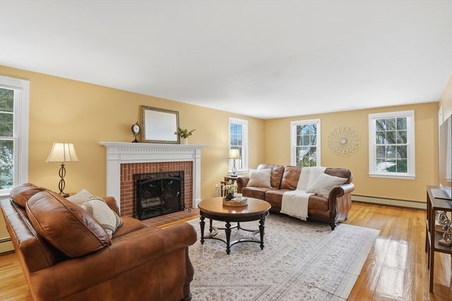 29 Kay Street, Westborough, MA 01581