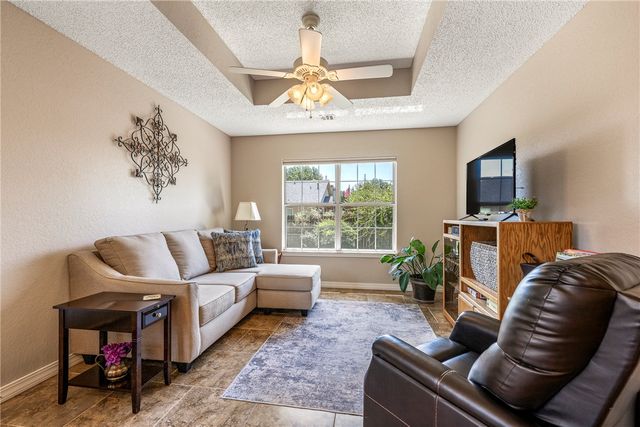 1102 NE 2nd Street, Bentonville, AR 72712